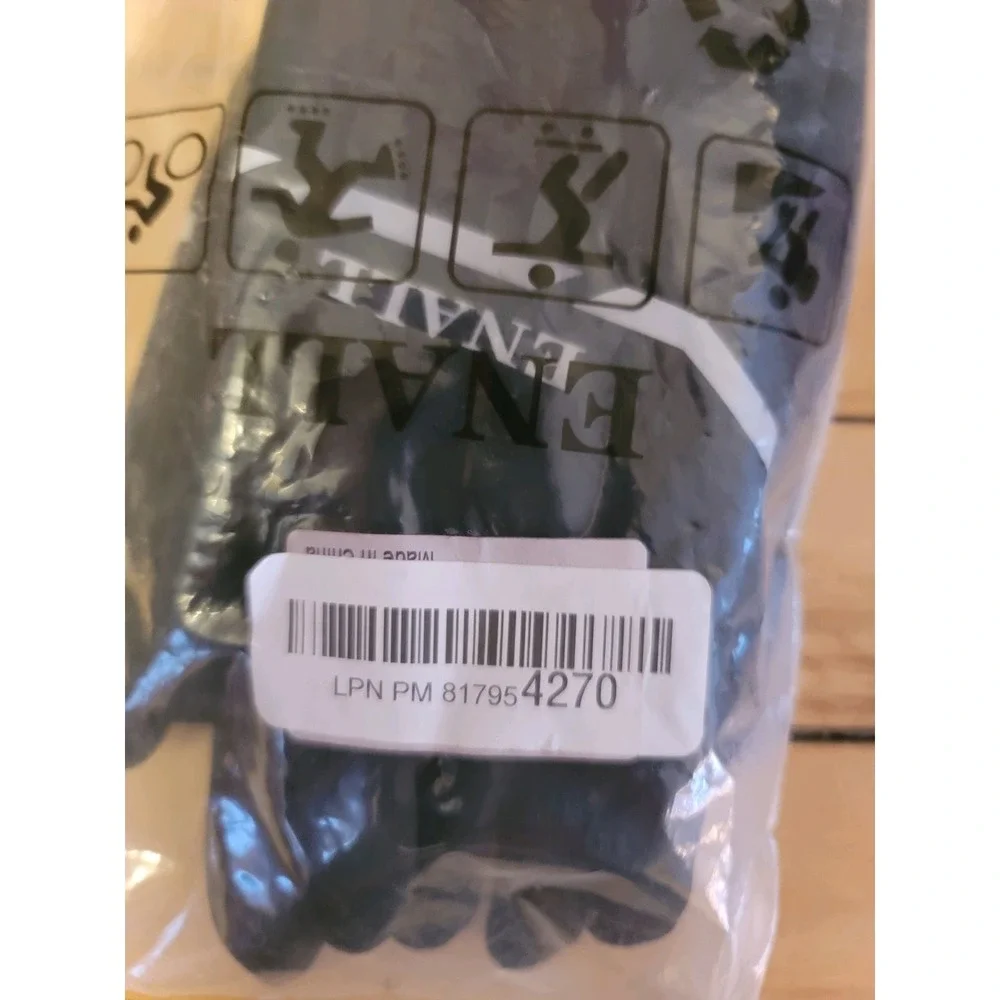ENall Women's Size Medium Cold Weather Winter Gloves NWT Warm and Soft With Grip